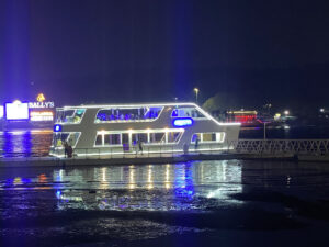 romantic dinner cruise in goa by fernandes